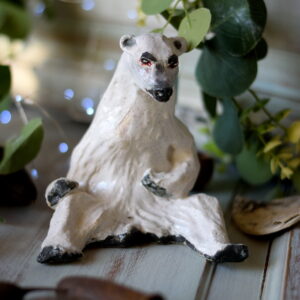 Figurka Niedźwiedzia Polarnego – Ręcznie Wykonana, Unikatowa, 13 cm