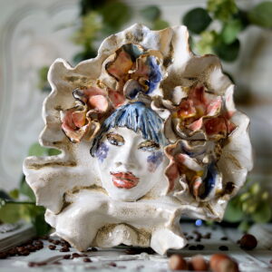 Maska ceramiczna ręcznie wykonana.