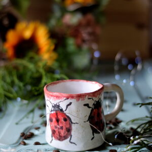 Kubek ceramiczny ręcznie robiony – malowany w biedronkę, 250 ml