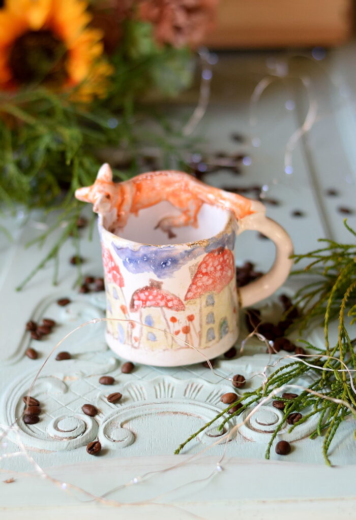 Kubek ceramiczny ręcznie robiony – lis i muchomory- domki, 250 ml