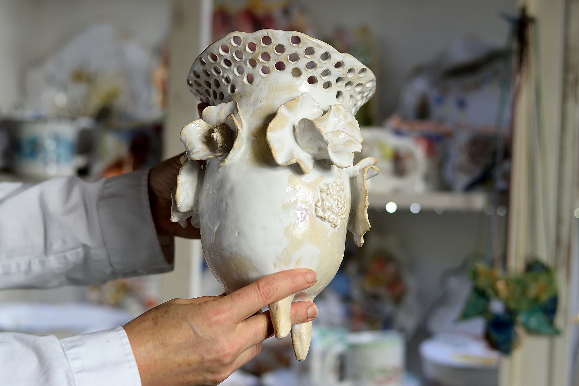 Dekoracyjna donica na nóżkach. - obrazek 2