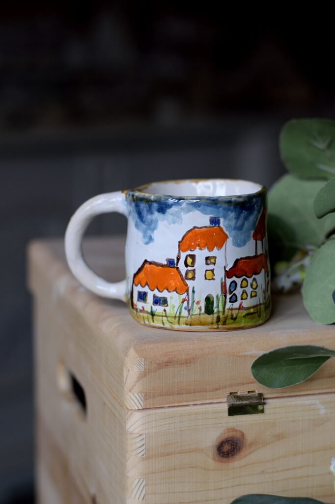 Domki - ceramiczny kubek.